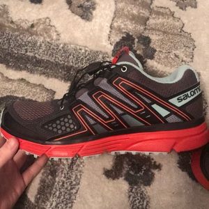 Solomon women’s sneakers 6.5 brand new without box